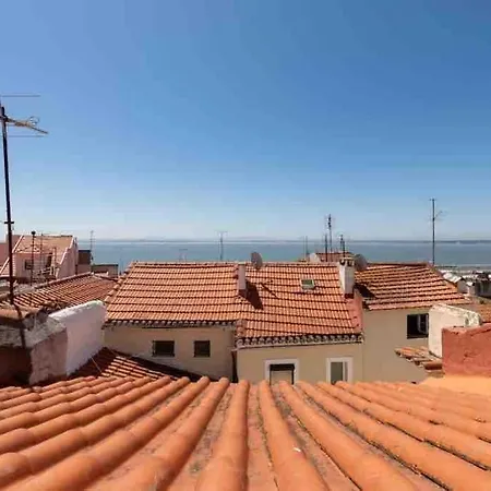 Alfama Duplex Sea View - 4 Persons Apartment Lisbon